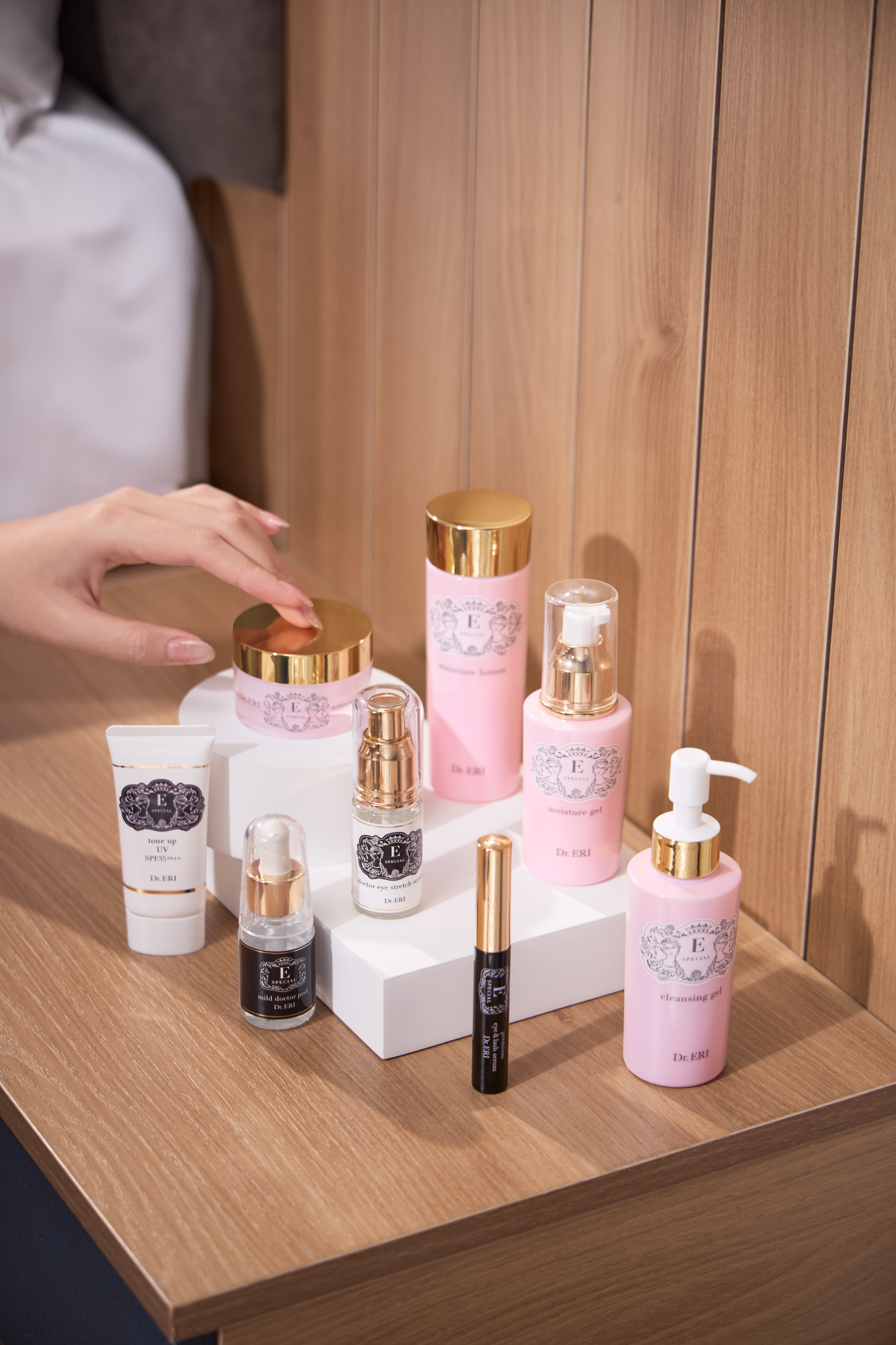 Chăm sóc da chuẩn y khoa cùng E-Special