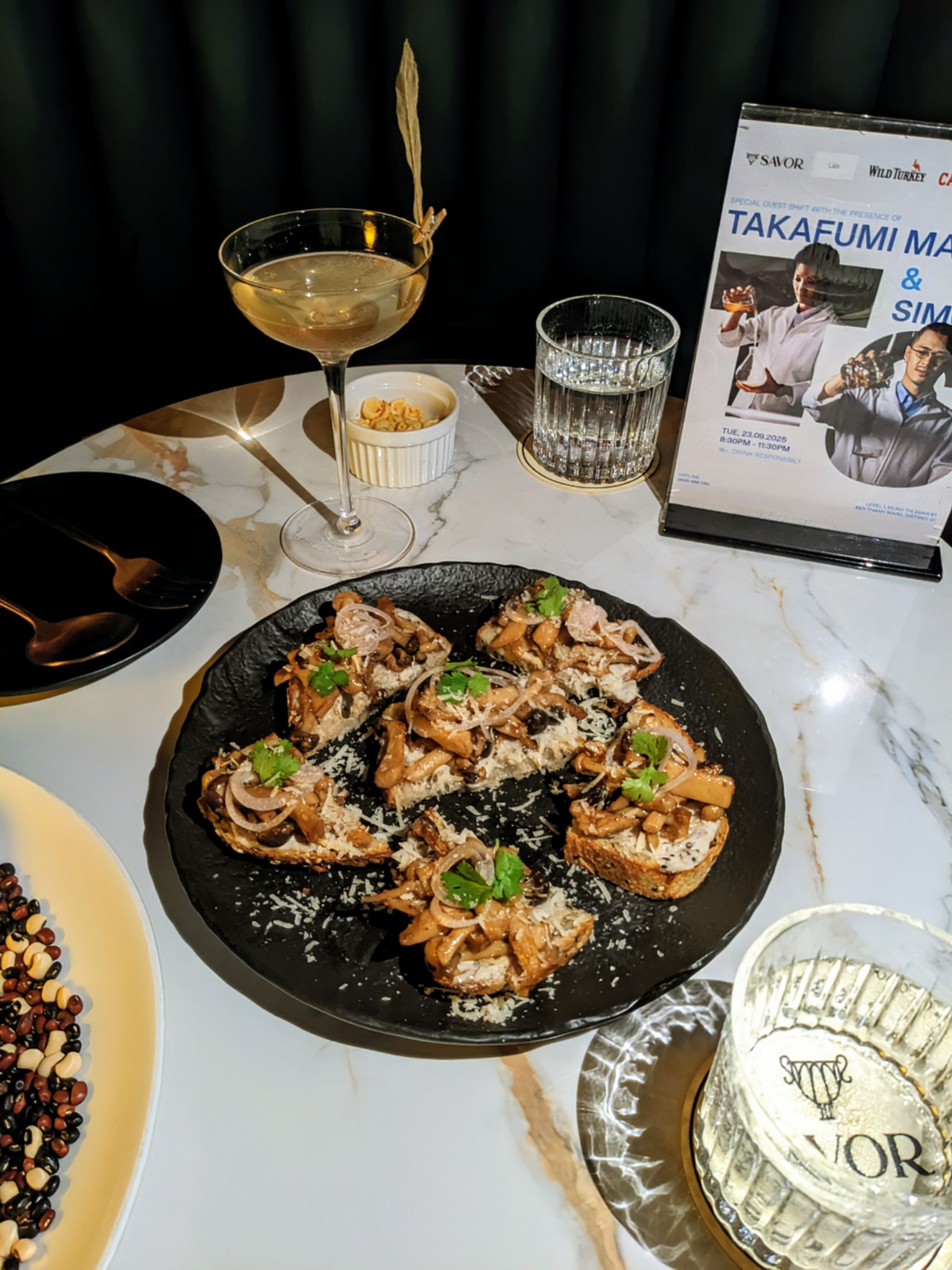 Savor Cocktail Club -  Cánh cửa bước vào những câu chuyện thần thoại Hy Lạp