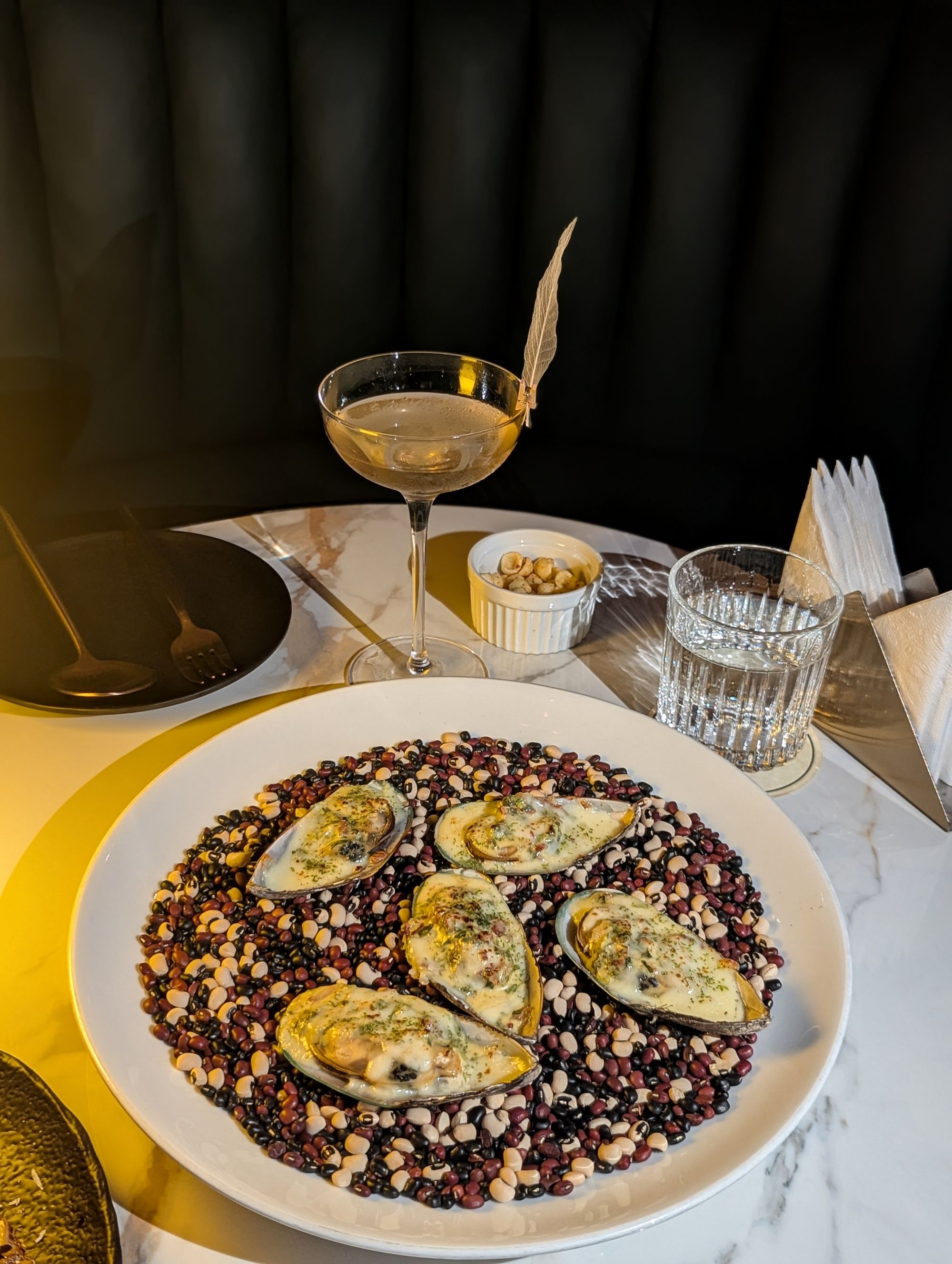 Savor Cocktail Club -  Cánh cửa bước vào những câu chuyện thần thoại Hy Lạp