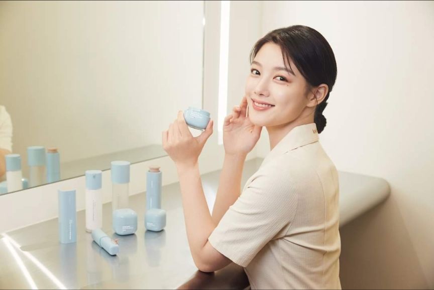 FEEL the GLOW with LANEIGE