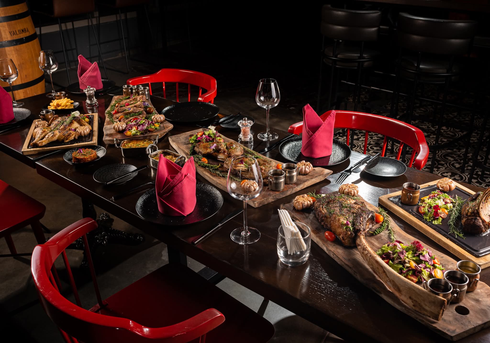 Mad Cow Wine & Grill – Khi mỗi buổi tối đều có một câu chuyện riêng